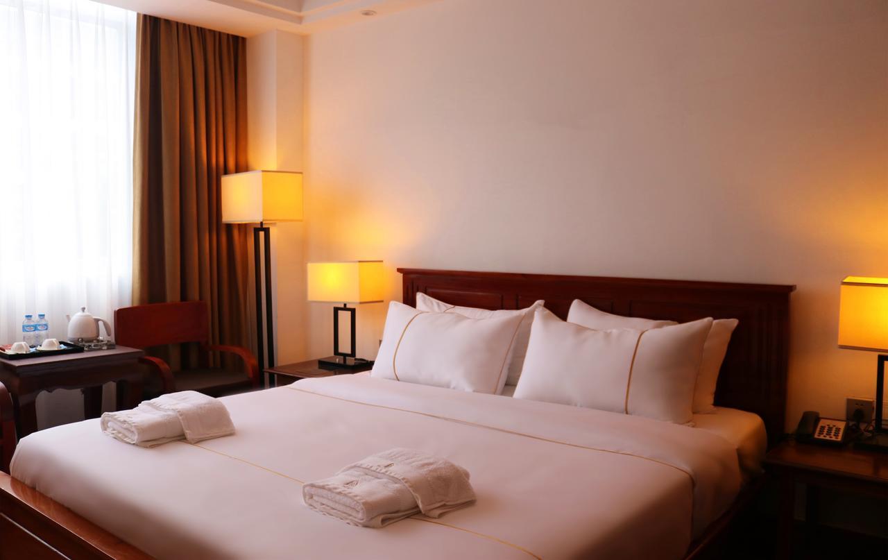 Chang Palace Vientiane Buitenkant foto
