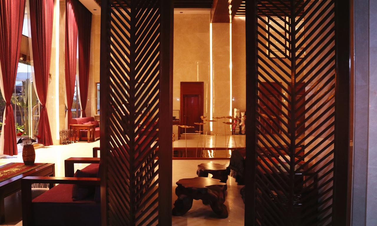 Chang Palace Vientiane Buitenkant foto